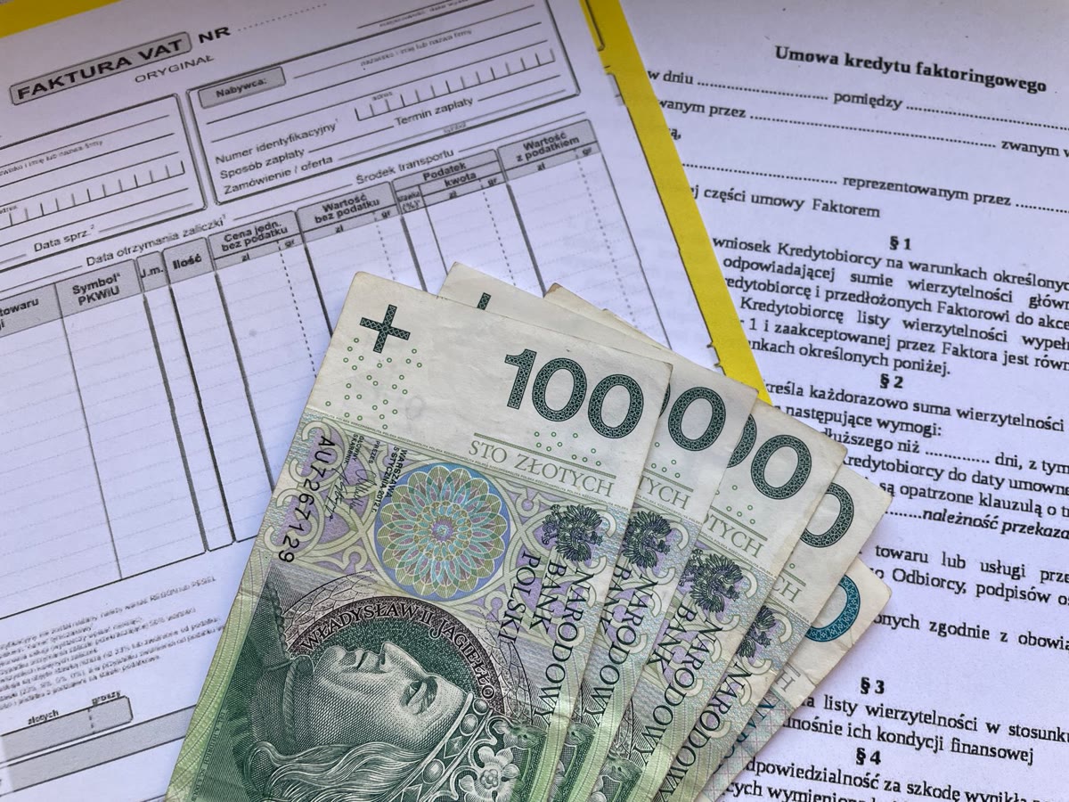 資金の流れを月ごとに整理する